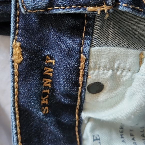 American Eagle Skinny Ripped Jean - Picture 4 of 4